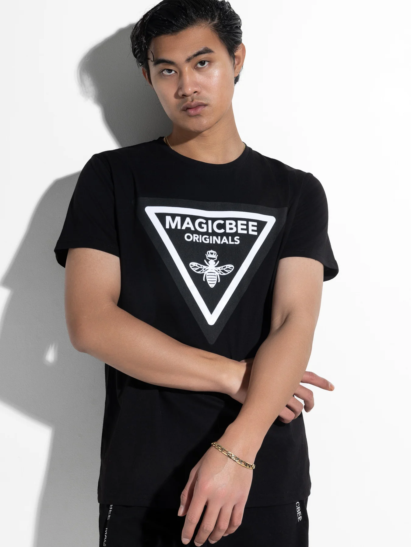 Κοντομάνικη Μπλούζα Magic Bee Τρίγωνο Ανάγλυφο Logo 2406